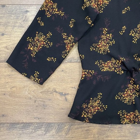 1. STATE Top Womens L Wild Country Blooms Peplum Blouse Wrap Floral V-Neck Black - Picture 4 of 14